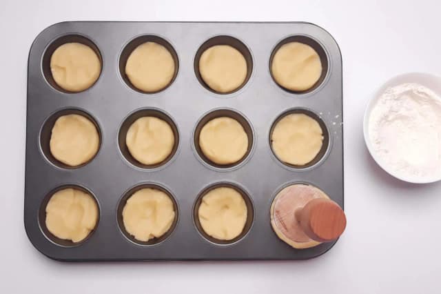 Jak zrobić kruche babeczki bez foremek i uniknąć deformacji? Jak zrobić kruche babeczki bez foremek i uniknąć deformacji?