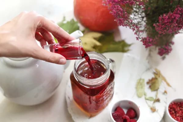 Ile cukru na litr soku malinowego? Sprawdź idealne proporcje Ile cukru na litr soku malinowego? Sprawdź idealne proporcje