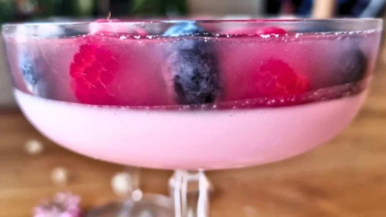 Ile kalorii ma galaretka owocowa? Sprawdź, czy to zdrowy deser dla Ciebie Ile kalorii ma galaretka owocowa? Sprawdź, czy to zdrowy deser dla Ciebie