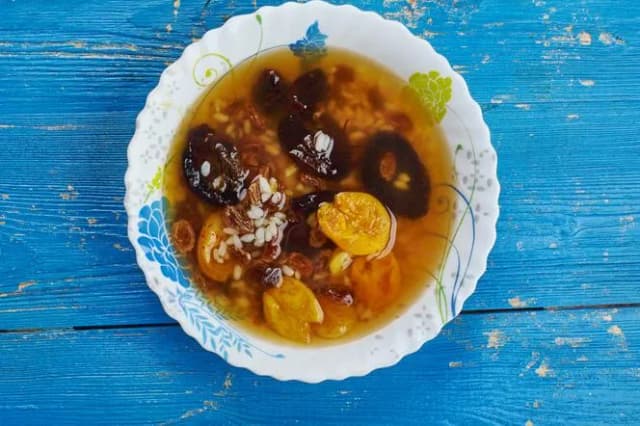 Prosty przepis na zupę owocową z kompotu – krok po kroku dla początkujących Prosty przepis na zupę owocową z kompotu – krok po kroku dla początkujących