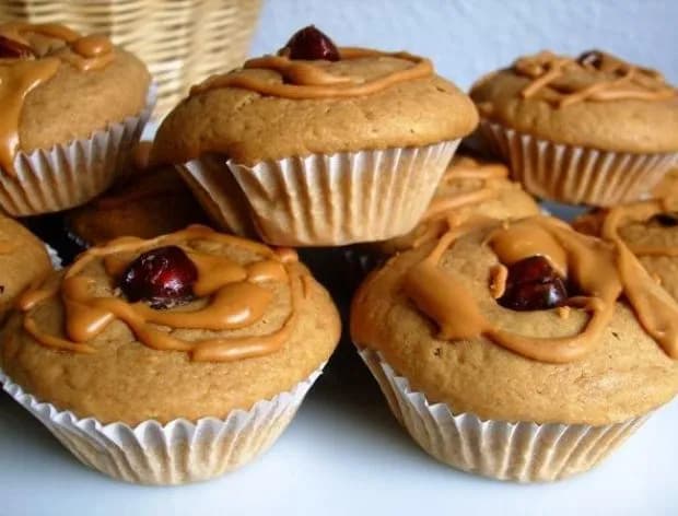 Dlaczego muffinki opadają i jak tego uniknąć – praktyczne porady dla idealnych wypieków Dlaczego muffinki opadają i jak tego uniknąć – praktyczne porady dla idealnych wypieków