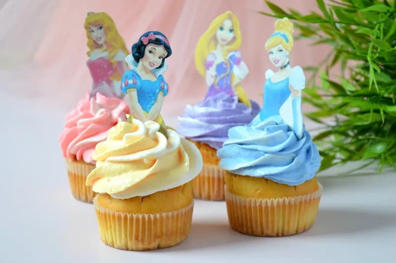 Jak ozdobić babeczki dla dzieci: kreatywne pomysły na przyjęcia Jak ozdobić babeczki dla dzieci: kreatywne pomysły na przyjęcia