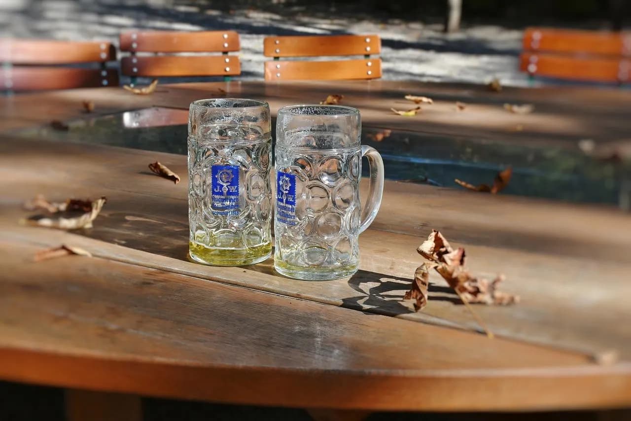 Ile kalorii ma piwo z sokiem malinowym? Zaskakujące fakty o napoju Ile kalorii ma piwo z sokiem malinowym? Zaskakujące fakty o napoju