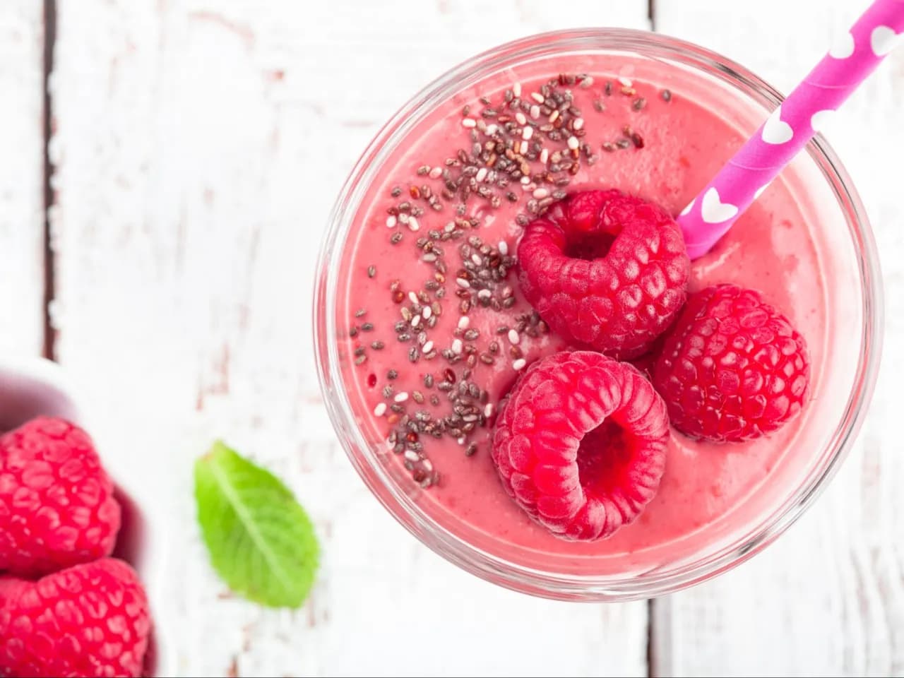 Prosty przepis na shake malinowy – zrób go w 5 minut bez błędów! Prosty przepis na shake malinowy – zrób go w 5 minut bez błędów!