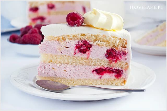 Jak zrobić tort malinowy – prosty przepis na pyszny deser bez błędów Jak zrobić tort malinowy – prosty przepis na pyszny deser bez błędów
