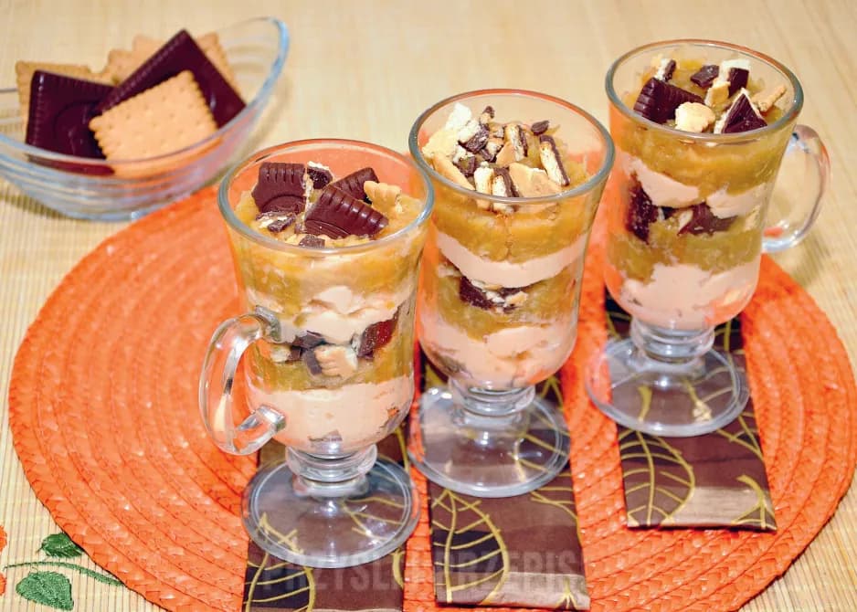 Szarlotka w pucharkach: czy naprawdę jest pyszna czy przepyszna? Szarlotka w pucharkach: czy naprawdę jest pyszna czy przepyszna?